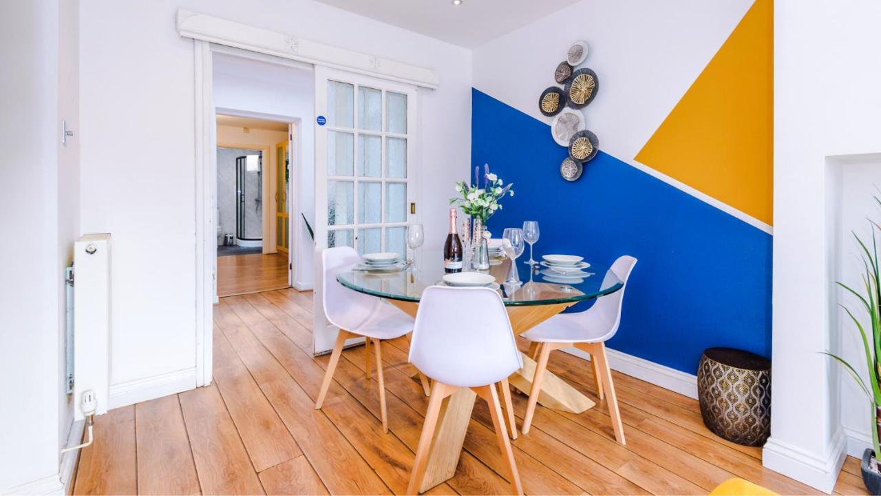 Newhall Road - 4 Bedroom Chester Home - Parking Wervin エクステリア 写真