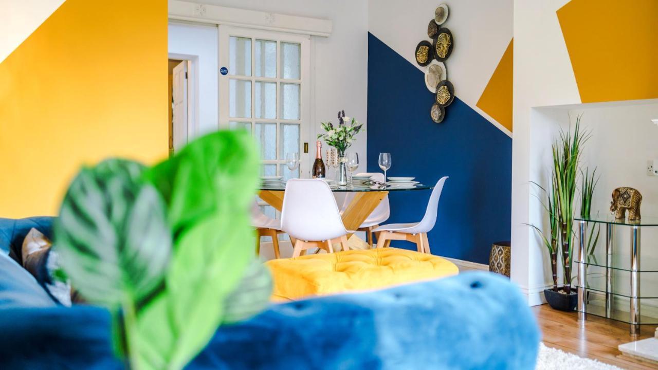 Newhall Road - 4 Bedroom Chester Home - Parking Wervin エクステリア 写真