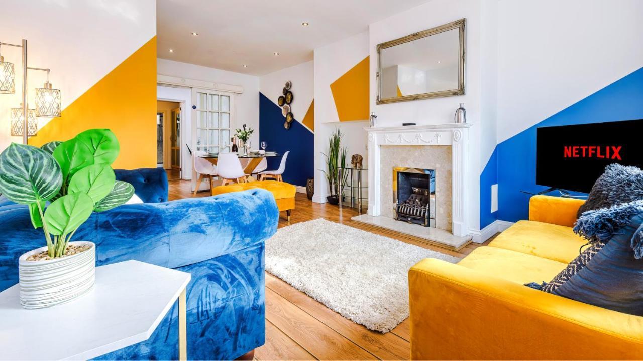 Newhall Road - 4 Bedroom Chester Home - Parking Wervin エクステリア 写真